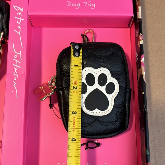 Betsey Johnson “The Pet Set” Black Crossbody Bag, Dog Tag & Keychain Pouch - Picture 12 of 16